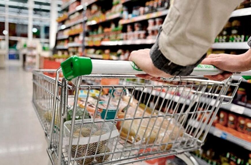 Las ventas en los supermercados aumentaron 0,9% en el 2023 y 4,7% en los mayoristas