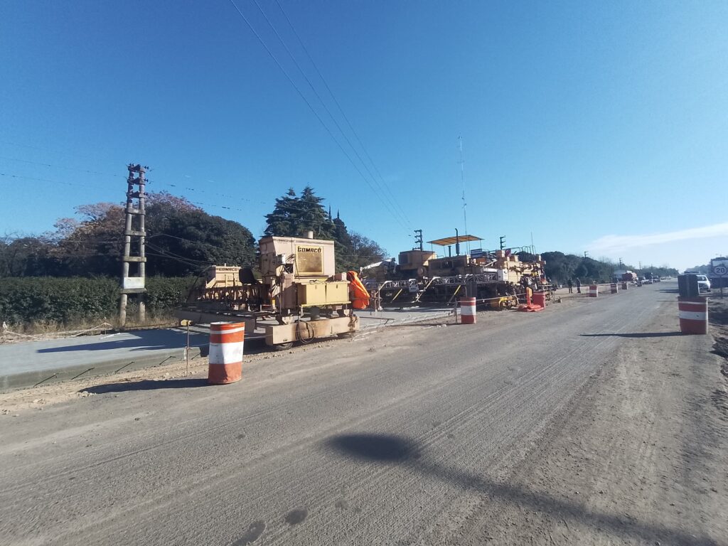 Continuaron los avances en la reconstrucción vial de Cariboni
