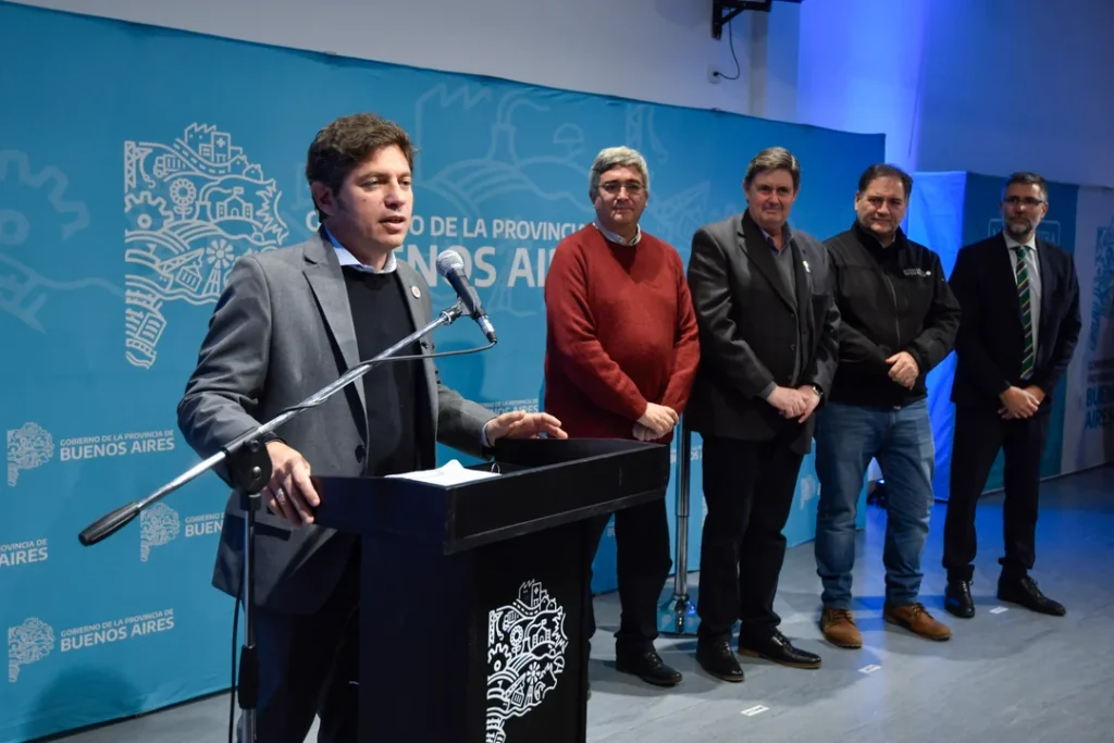 Kicillof cruzó a Milei tras el ataque del Presidente: «El que grita es porque no tiene razón»