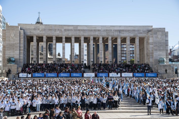Miles de escolares de todo el país protagonizaron las promesas de lealtad a la Bandera