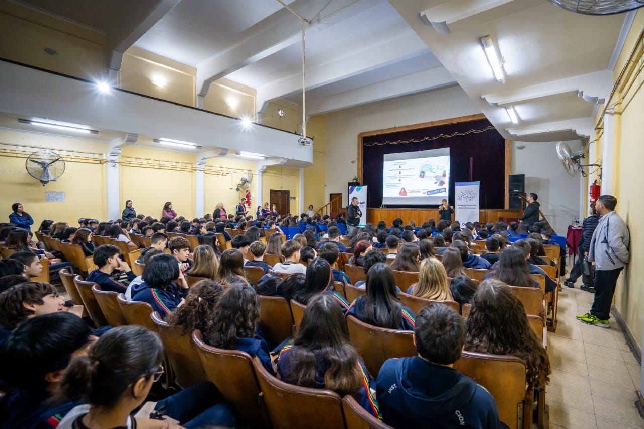 El municipio llevó adelante un taller de manipulación segura de alimentos a 400 estudiantes de secundaria